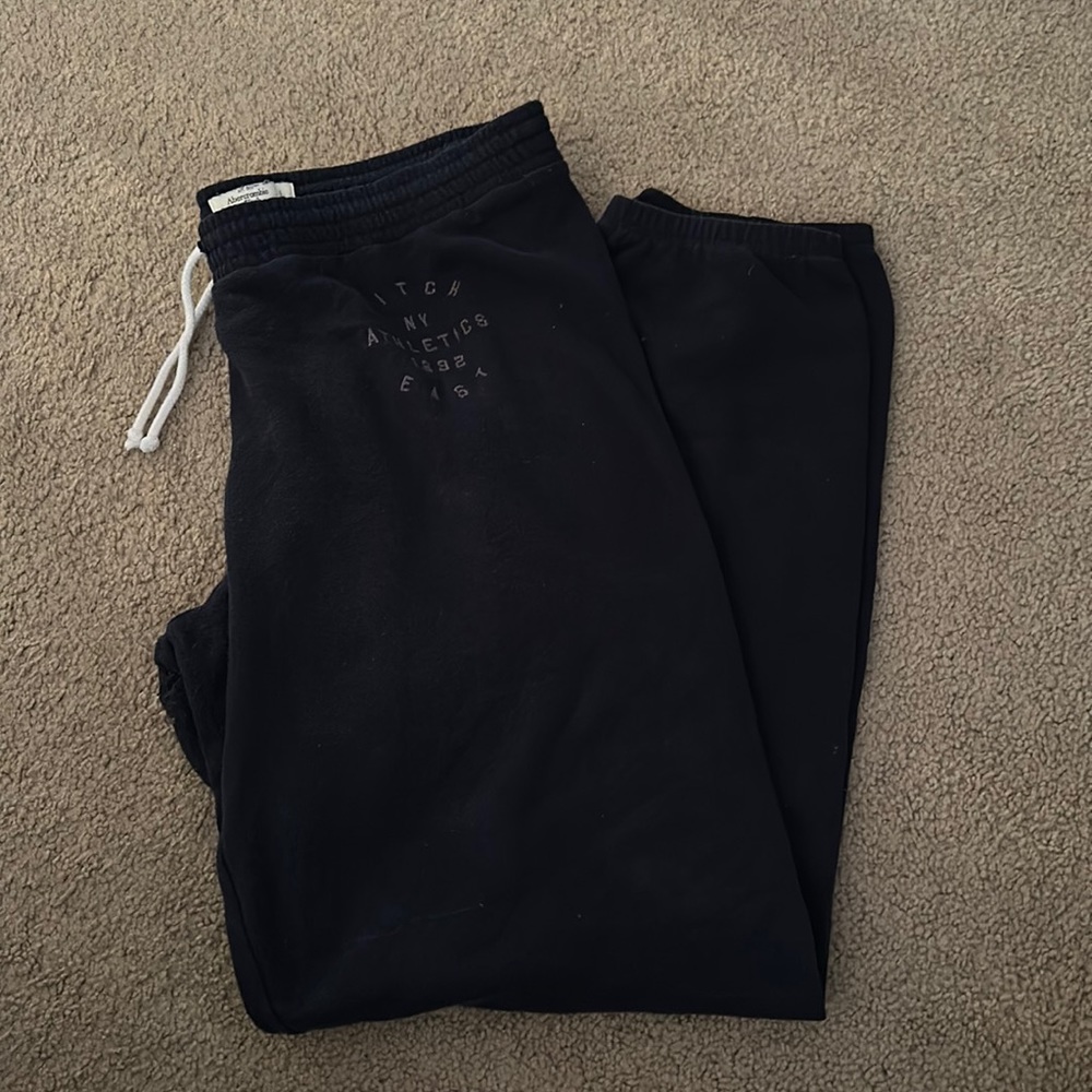 women’s navy blue abercrombie sweatpants